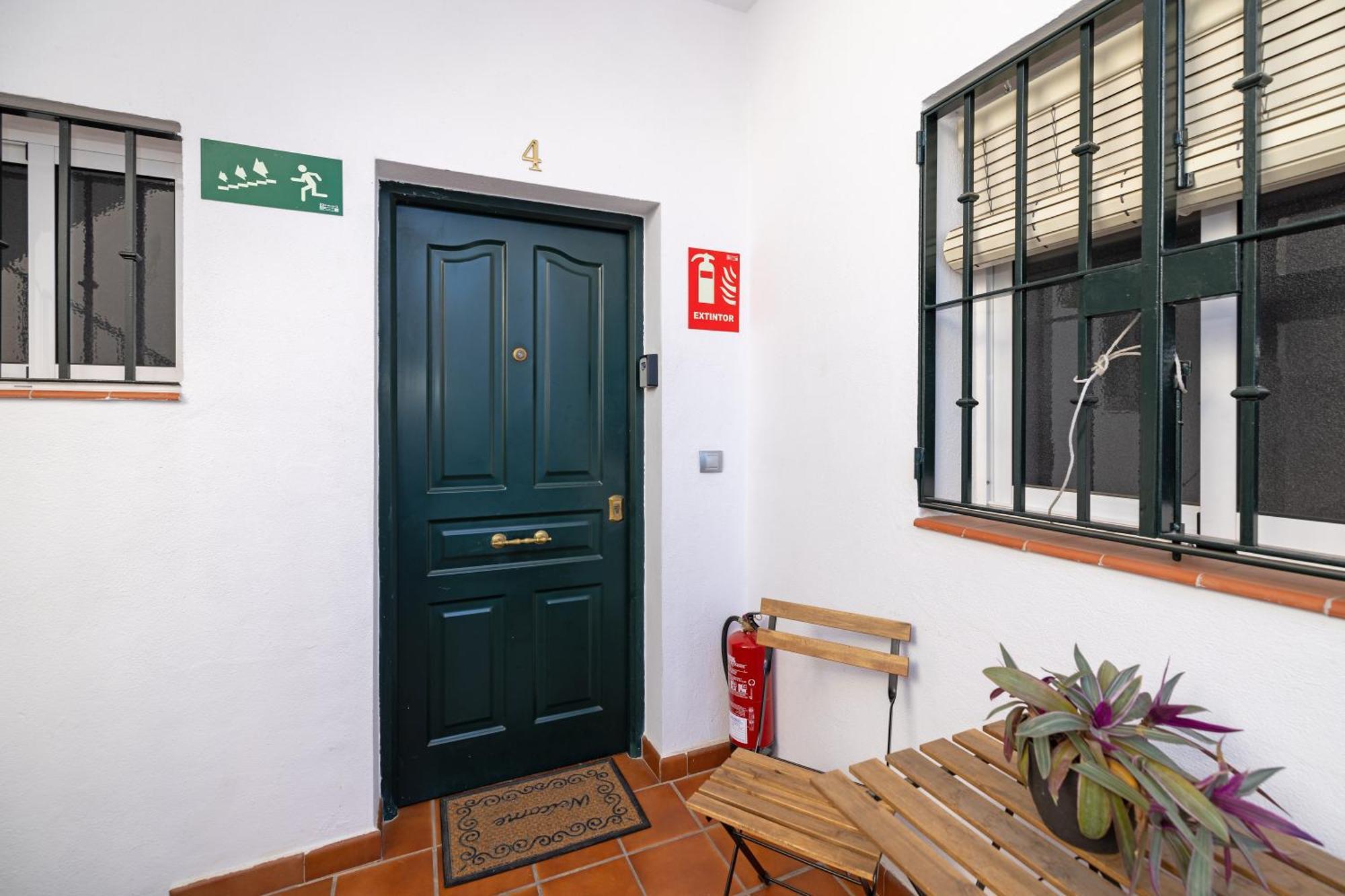 Apartamentos Trianasol Севілья Екстер'єр фото